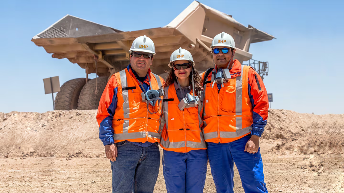 Trabajos en BHP y empresas contratistas: revisa vacantes con sueldos de hasta $1.800.000