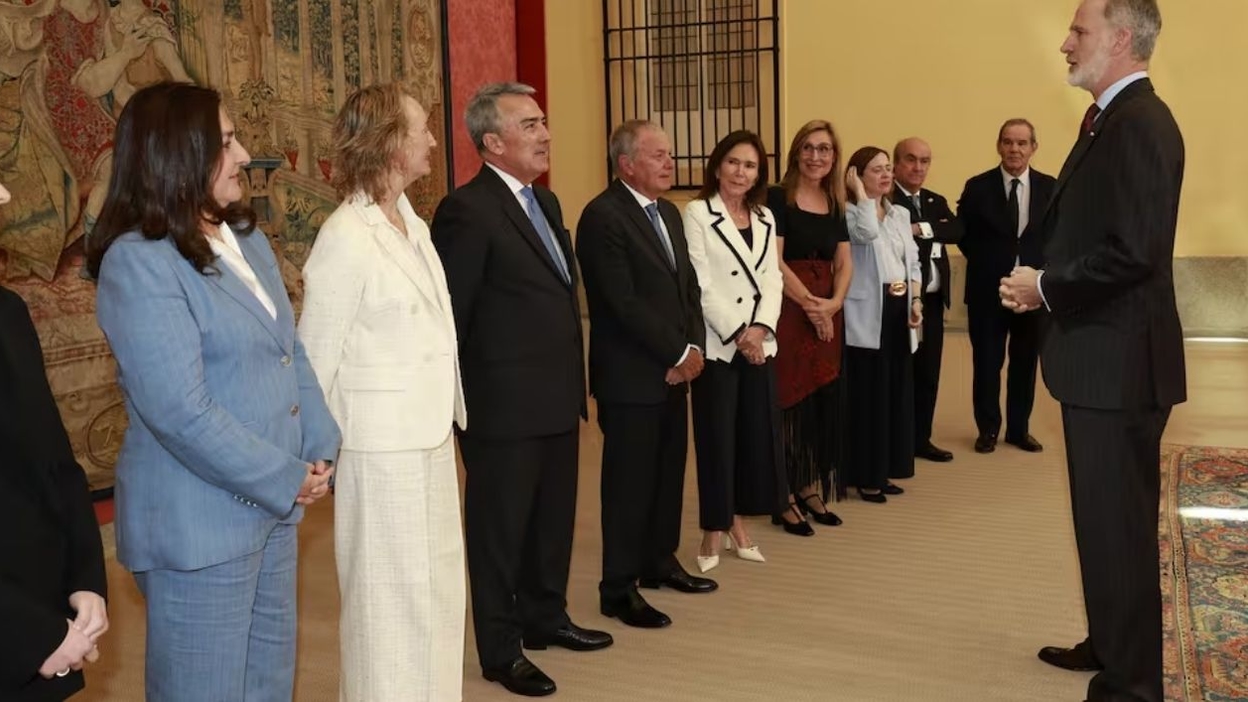 Familia Luksic recibe premio del rey Felipe VI por su influencia empresarial en Iberoamérica