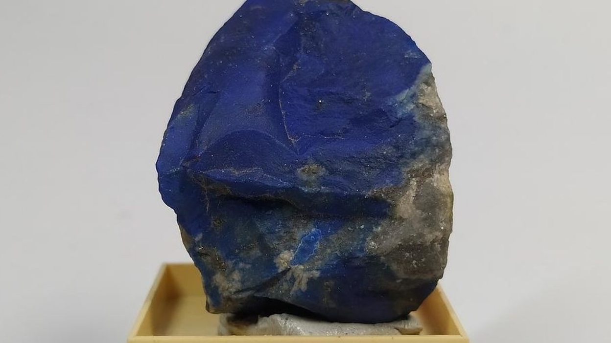Lapislázuli en Chile: extracción ilegal expone brechas de control sobre la piedra nacional en Coquimbo