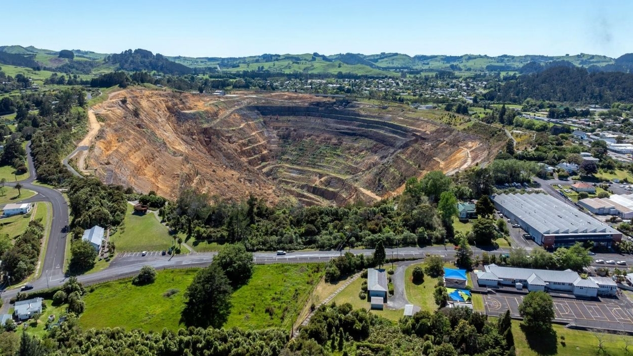 Nueva Zelanda acelera proyectos auríferos para más que duplicar su producción de oro hacia 2035