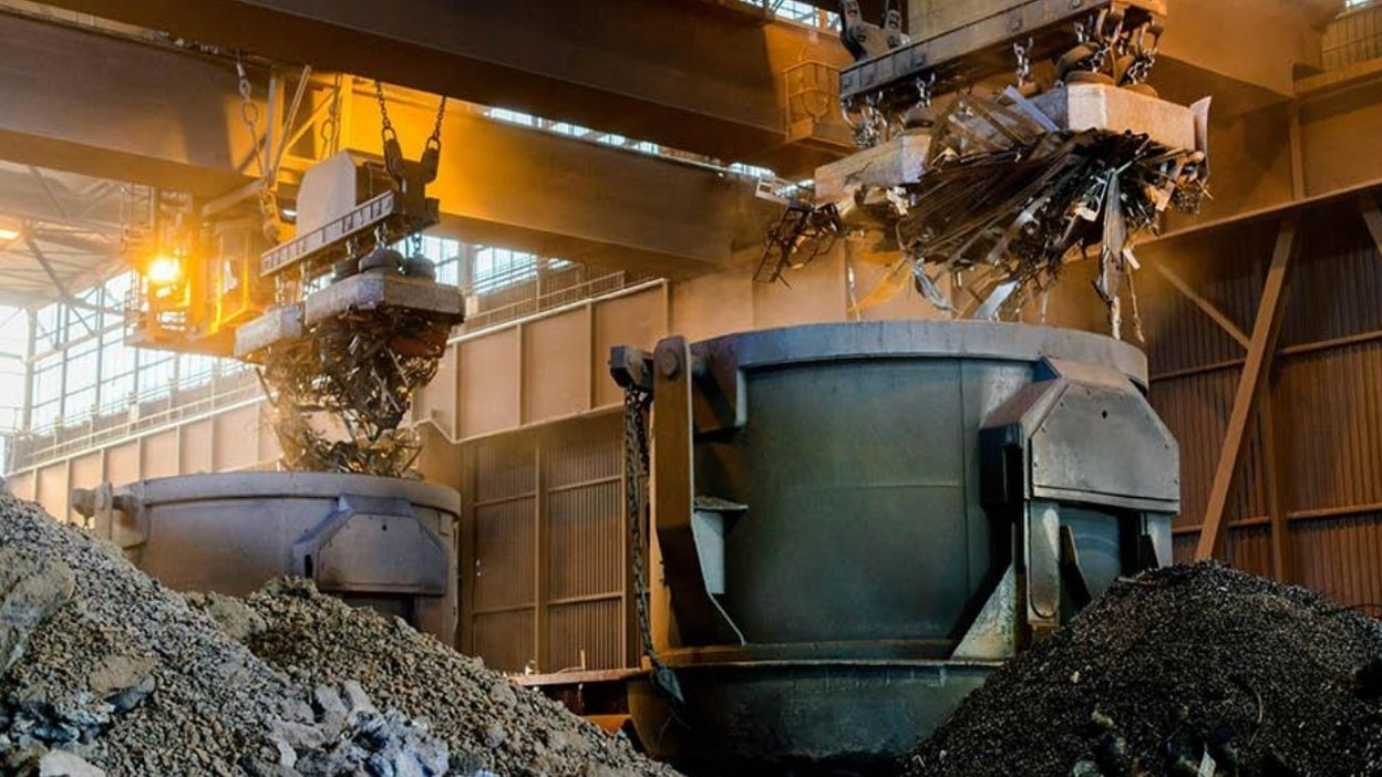 Acereras europeas advierten que debilitar el mercado de carbono frenaría inversiones en acero verde
