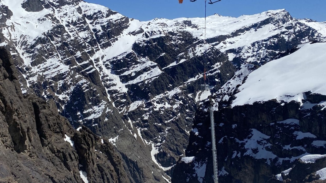 Codelco Andina activa Operación Invierno con helicópteros para operar sobre 15 mil pies en alta montaña