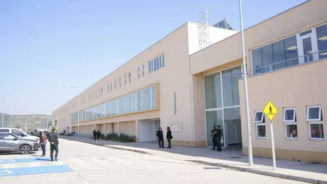 La Laguna recibe nuevos internos y refuerza el sistema de alta seguridad penitenciaria en Talca