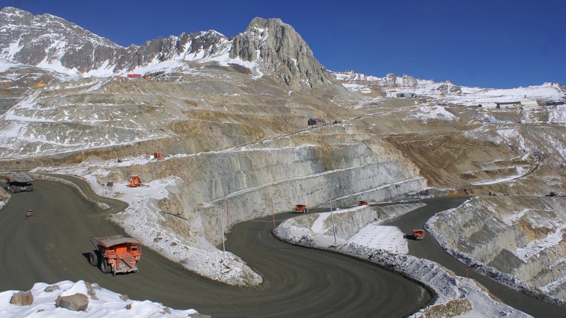 Gobierno eleva a 2,9% la proyección de crecimiento del PIB minero para 2027