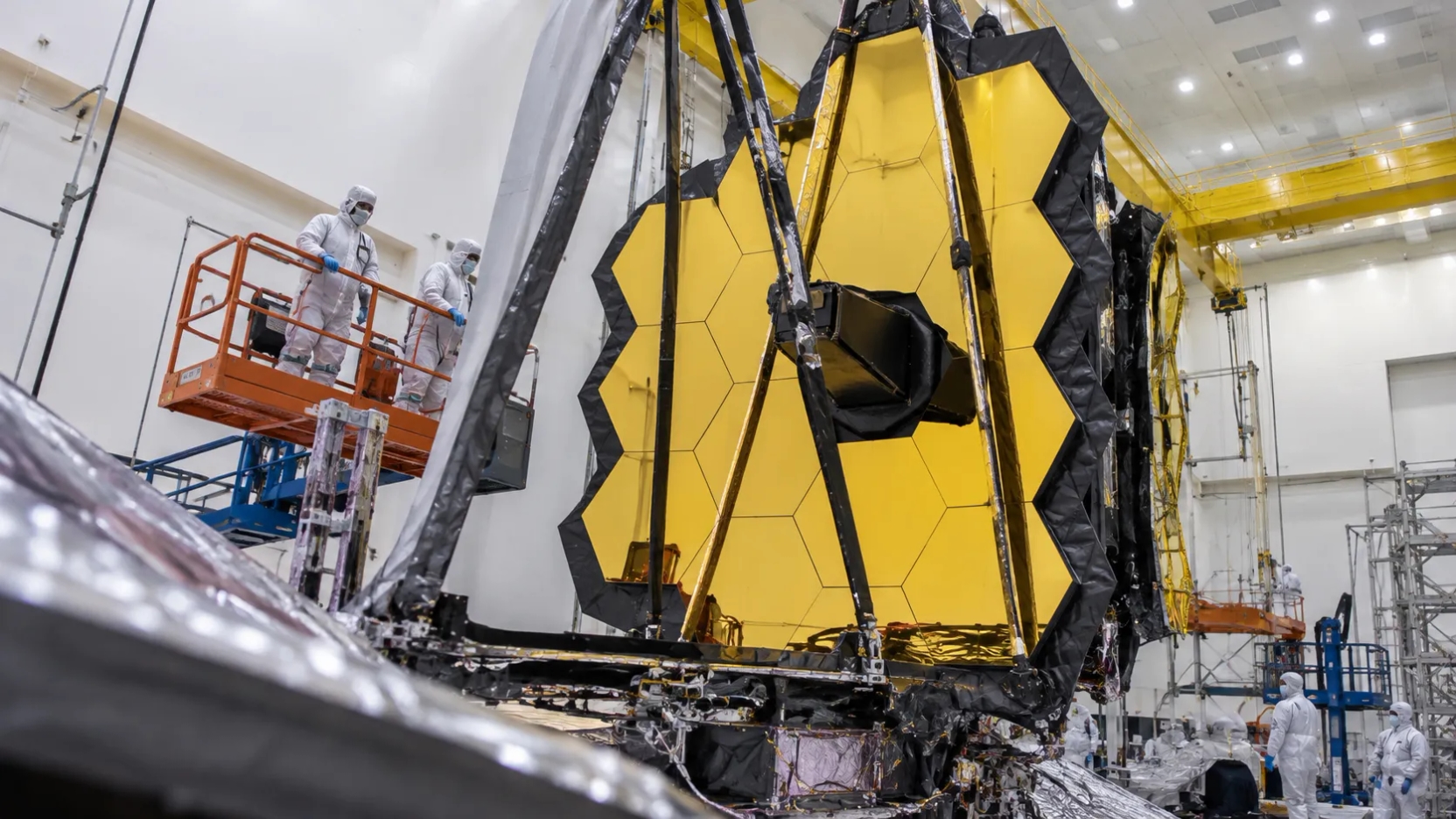 Hubble y James Webb descubren 27 objetos diminutos más allá de Neptuno que conservan pistas del nacimiento del Sistema Solar