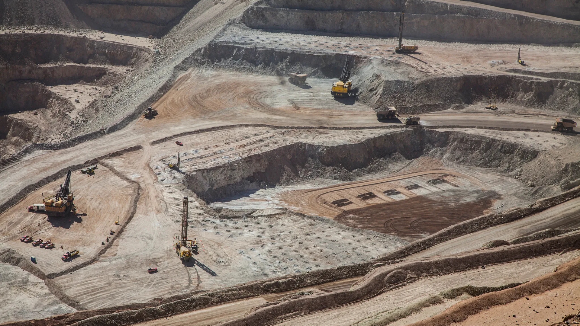 Producción mundial de cobre cae en 2026: qué países aumentaron su extracción y cuáles registraron las mayores bajas