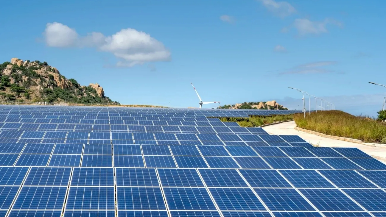 China inaugura la mayor fábrica de paneles solares de perovskita del mundo