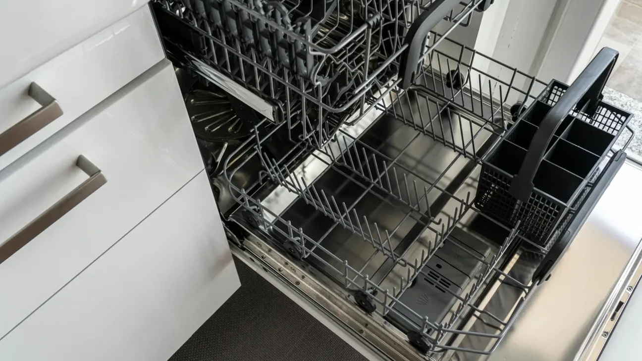 Electrolux cierra fábrica en Chile tras 70 años, dejando 400 desempleados