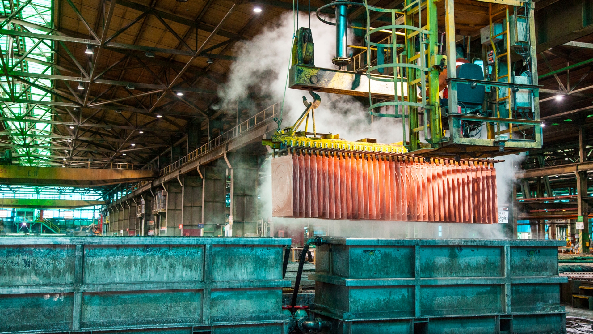 Cobre sube a US$13.832 por tonelada ante cuenta regresiva arancelaria en Estados Unidos