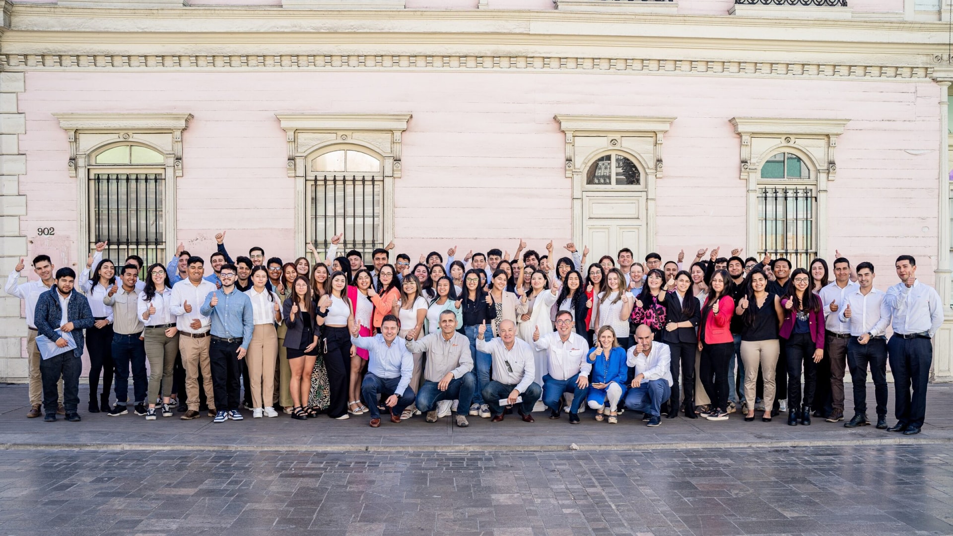 59 universitarios se integran a Programa de Prácticas y Memorias 2024 de Collahuasi