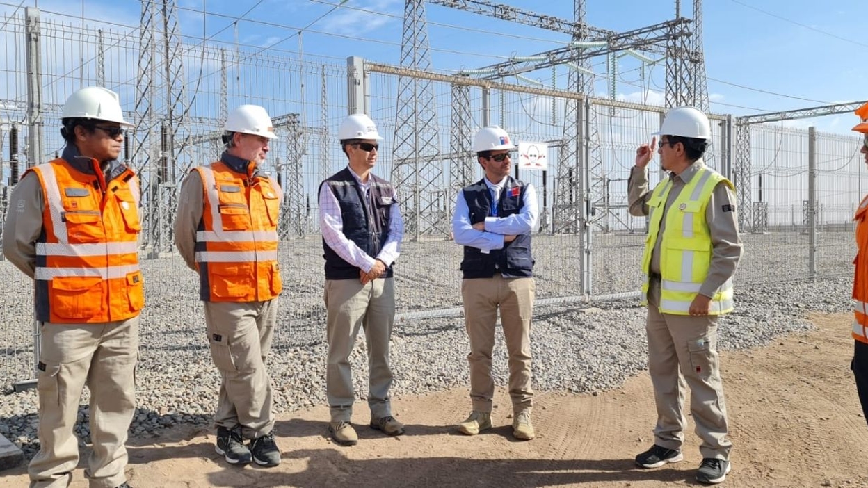 SEC Arica y Parinacota realiza visitas técnicas a subestación Parinacota y Parque Solar Willka