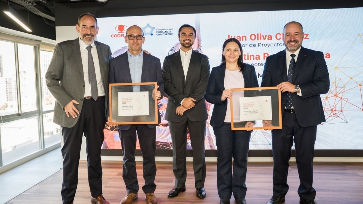 División ministro Hales recibe importante premio por gestión de taludes