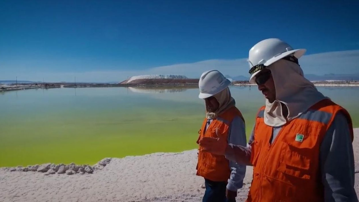 Oro Blanco concreta fusión con Norte Grande y Global Mining; nuevo esquema de Cascadas de SQM operará desde junio