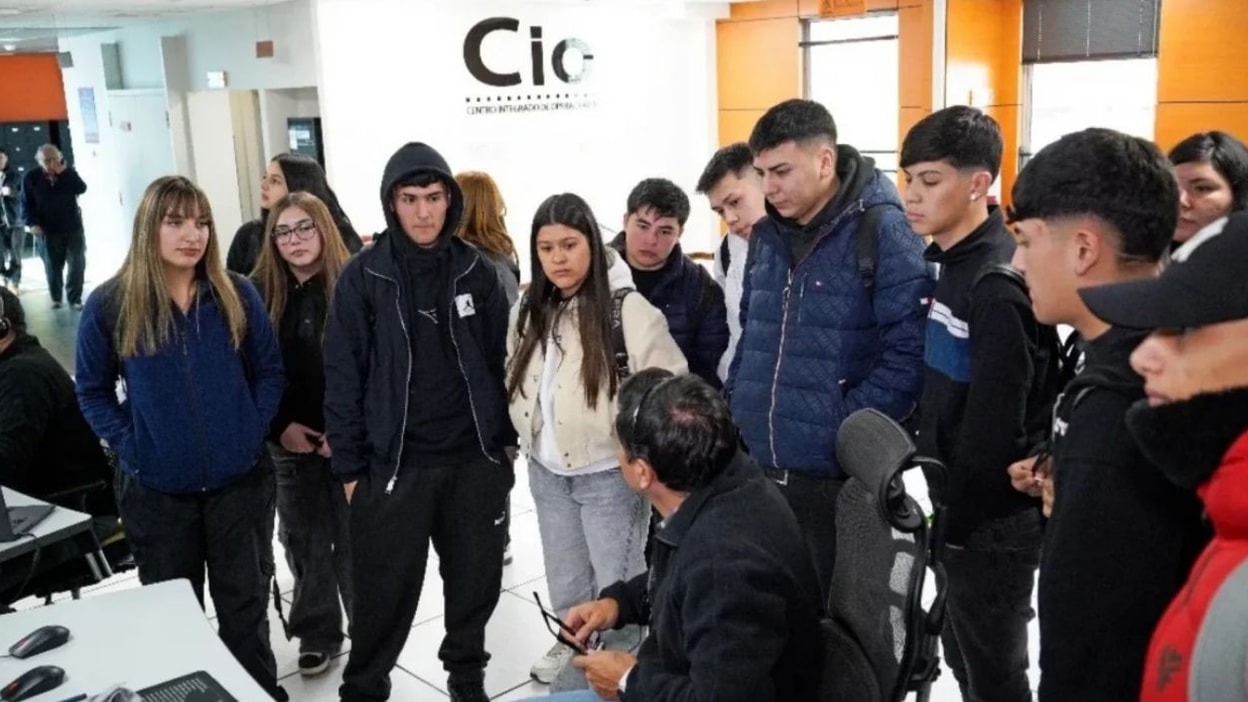 Codelco Andina acerca la gran minería a estudiantes técnicos de Santo Tomás en nueva jornada formativa
