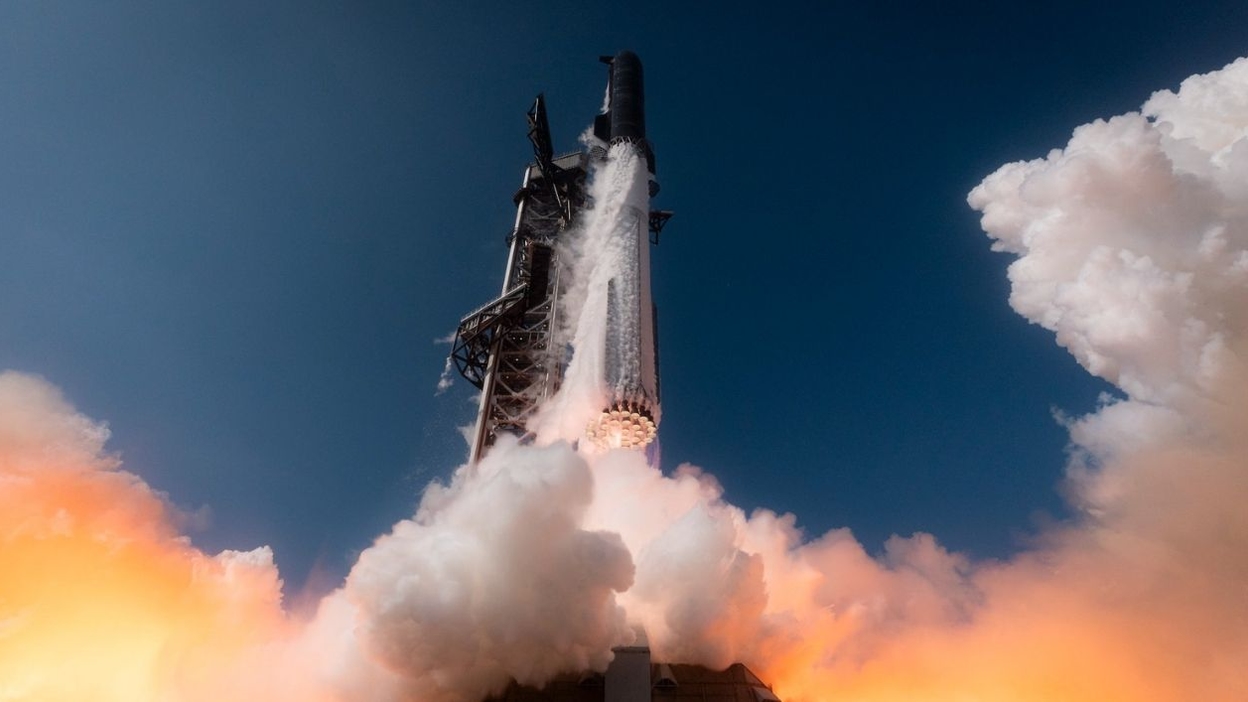 SpaceX fija acción en US$135 para su OPI y apunta a valer más que Tesla