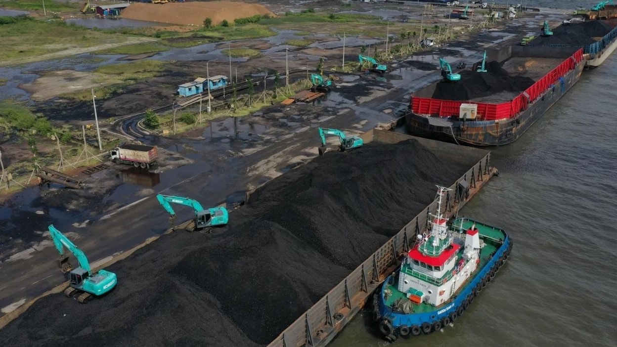 Indonesia evalúa exenciones a nuevos controles de exportación para traders de commodities