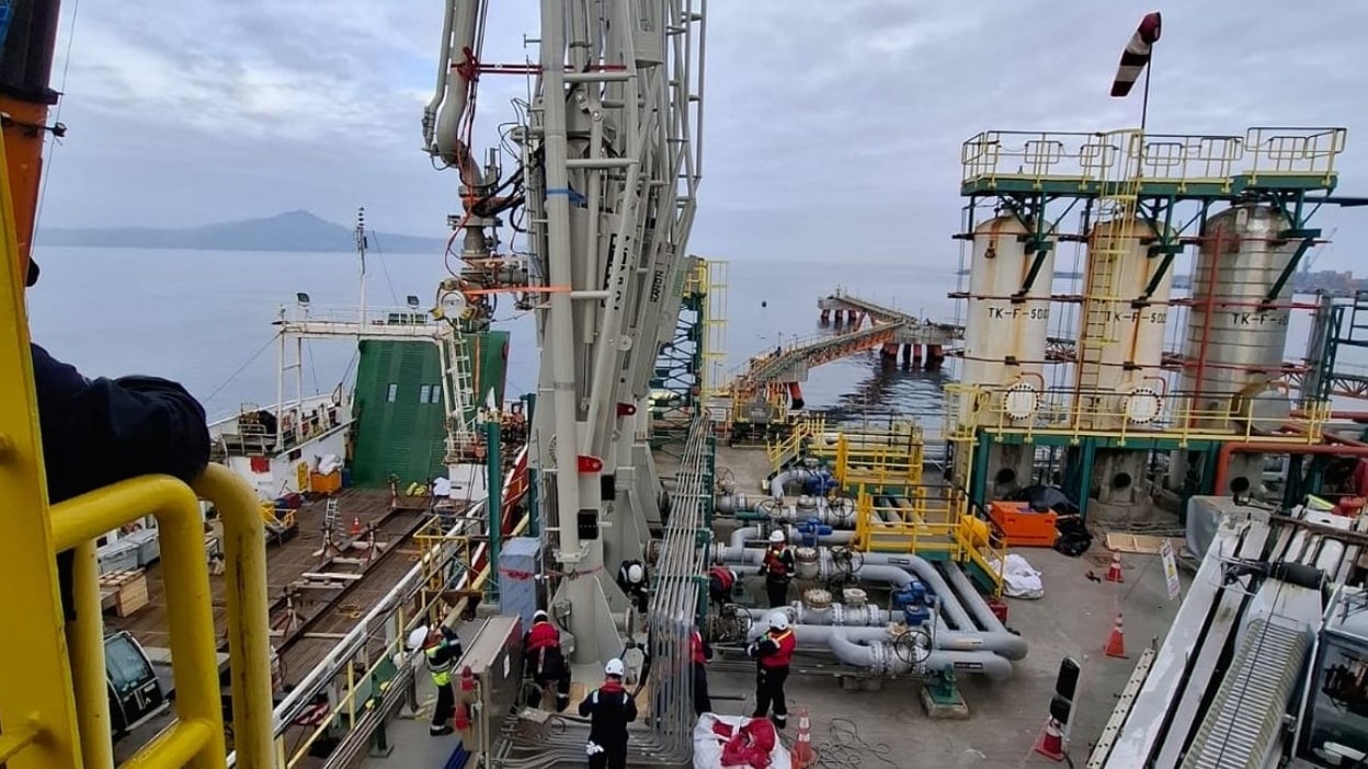 Terminal Marítimo San Vicente renueva sus brazos de carga con tecnología europea de punta