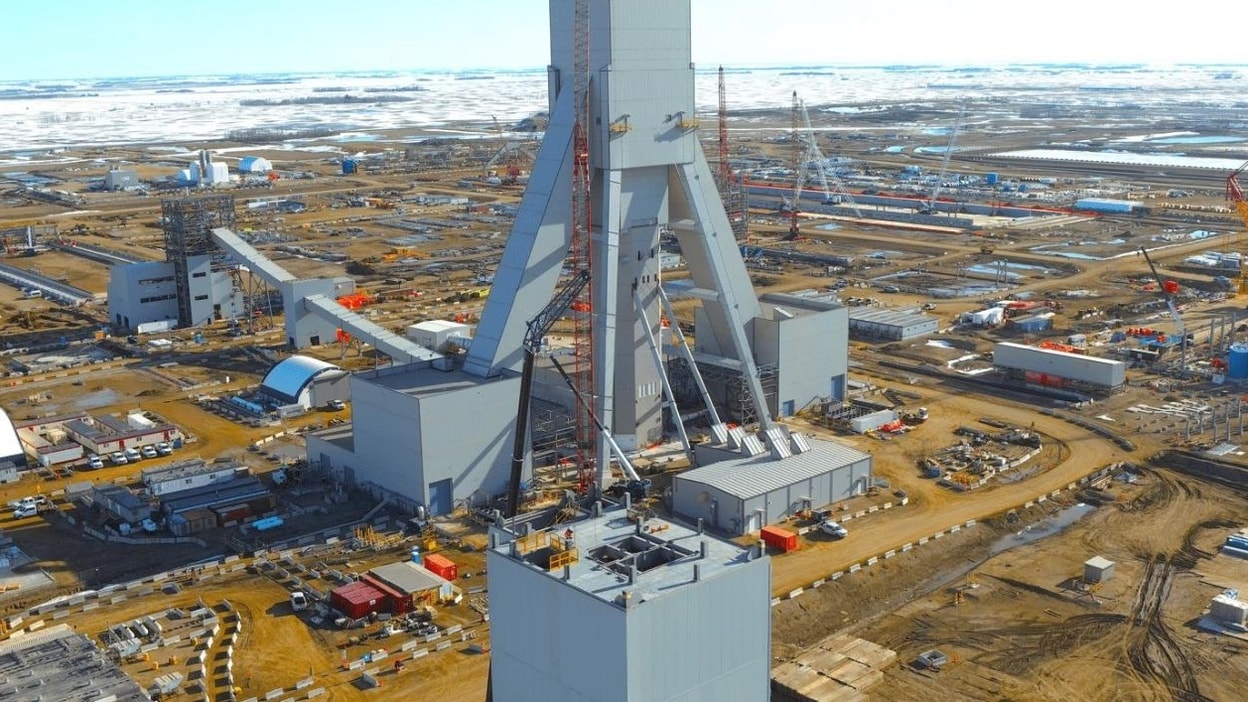 BHP registra cargo de US$2.300 millones por sobrecostos en Jansen y golpea al mercado minero australiano