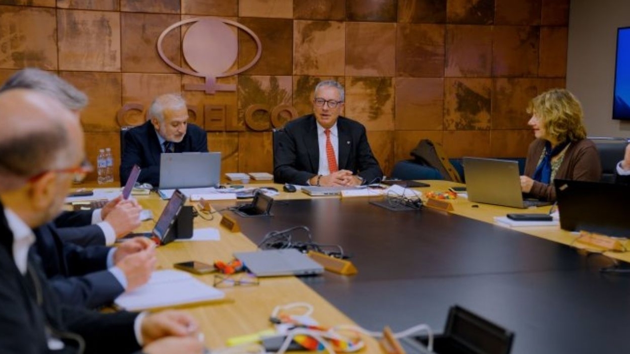 Codelco encarga auditoría forense a producción 2024-2025 y revisará costos de remodelación de su casa matriz