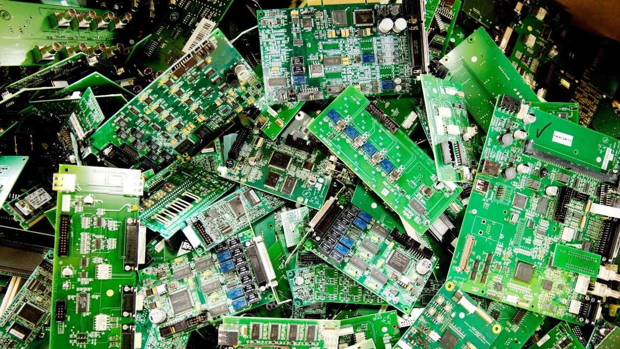 Universidad de Edimburgo licencia tecnología para recuperar oro y cobre desde residuos electrónicos