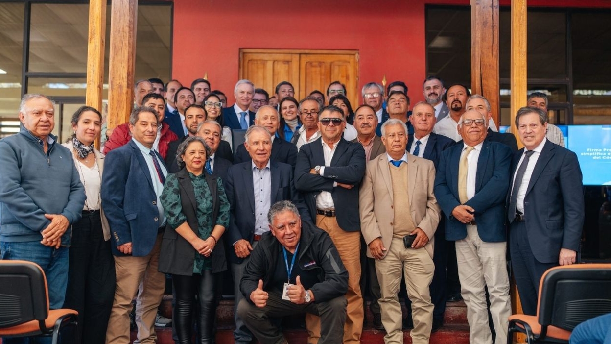 Agenda minera en Atacama: Gobierno impulsa proyectos clave y anuncia reforma a patentes para pequeña minería