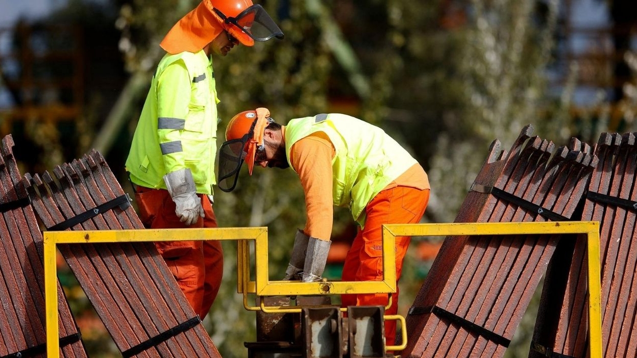Economía chilena pierde impulso en mayo y eleva alertas por inflación, empleo e inversión