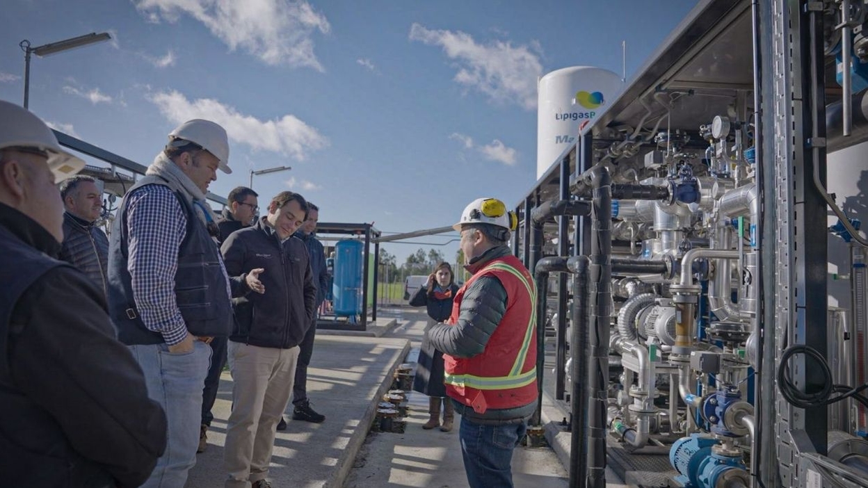 Seremi de Energía de Ñuble visita planta de BioGNL de Lipigas y destaca aporte a la transición energética