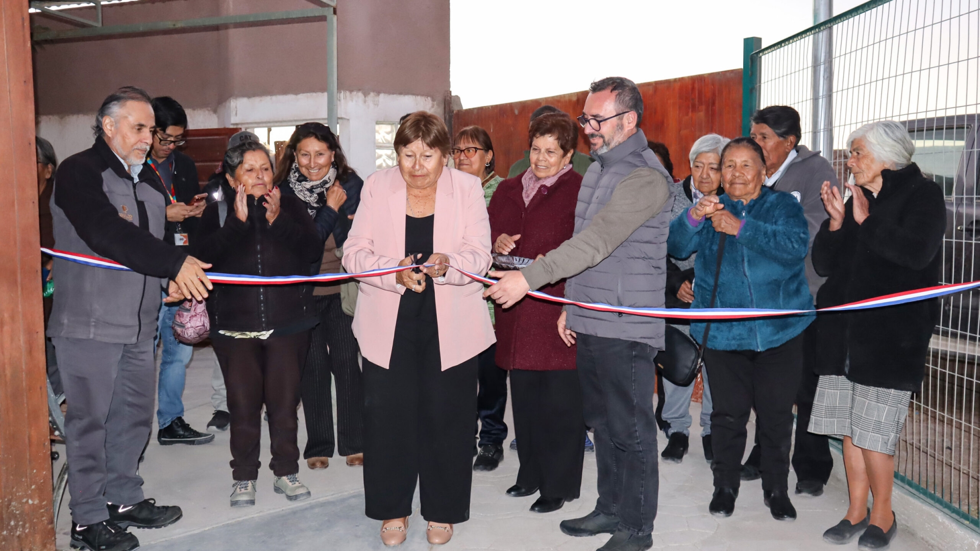 Club de Adultos Mayores Renacer de Chiu-Chiu transforma espacio en desuso en nuevo punto de encuentro comunitario