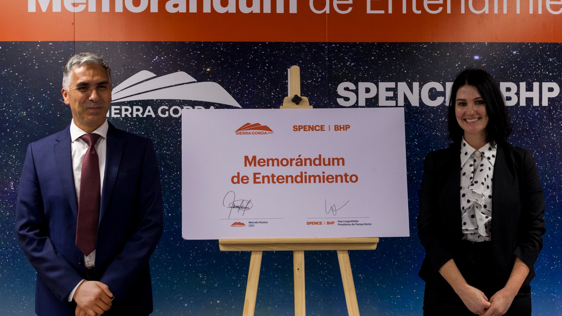 Sierra Gorda SCM y Minera Spence S.A. firman memorando de entendimiento para fortalecer la eficiencia y sostenibilidad de sus operaciones