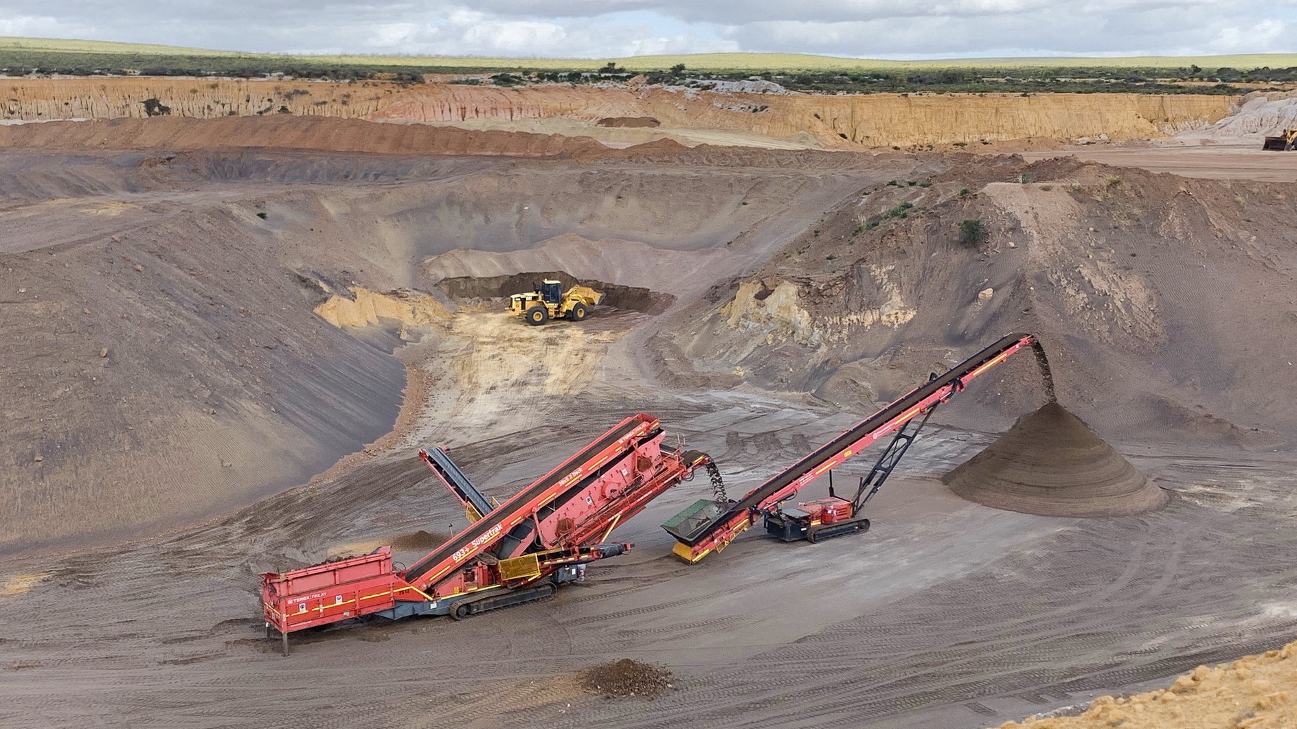 Compradores de minerales críticos enfrentan riesgo de sobreoferta por carrera de reservas estratégicas