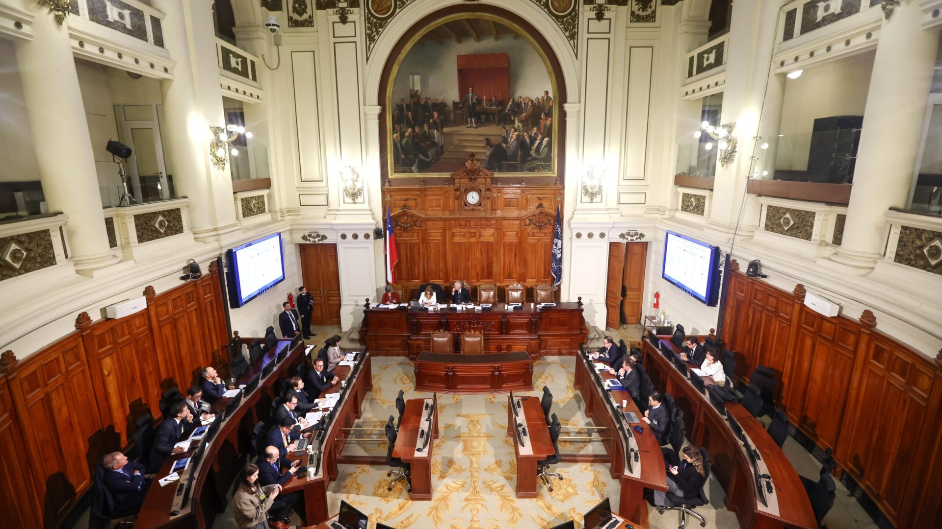 Hacienda acota la megarreforma en el Senado: partirá con cambios al Sence y dejará fuera propiedad intelectual