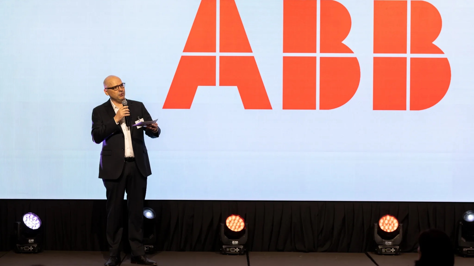 ABB en Chile reúne a la industria para debatir sobre los desafíos de la red en un contexto de transición energética