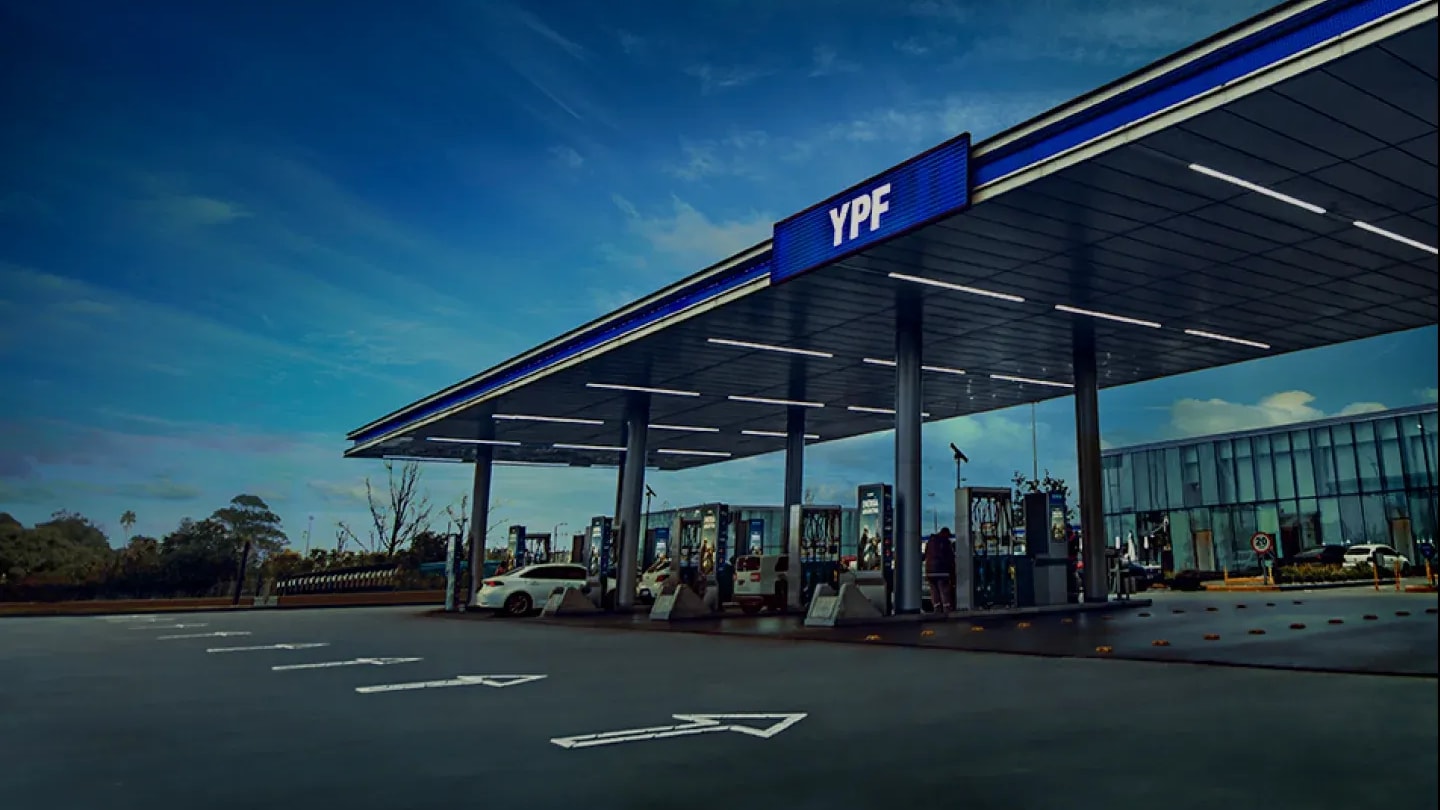 Acuerdo histórico entre YPF y Eni para duplicar producción de gas en Vaca Muerta