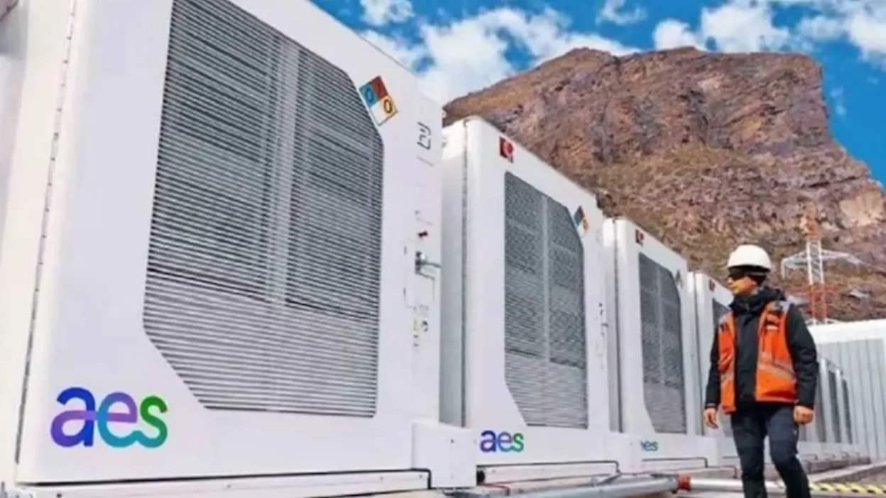 AES Andes: consorcio liderado por BlackRock y EQT pacta compra por US$10.700 millones y reordena su estrategia en Chile
