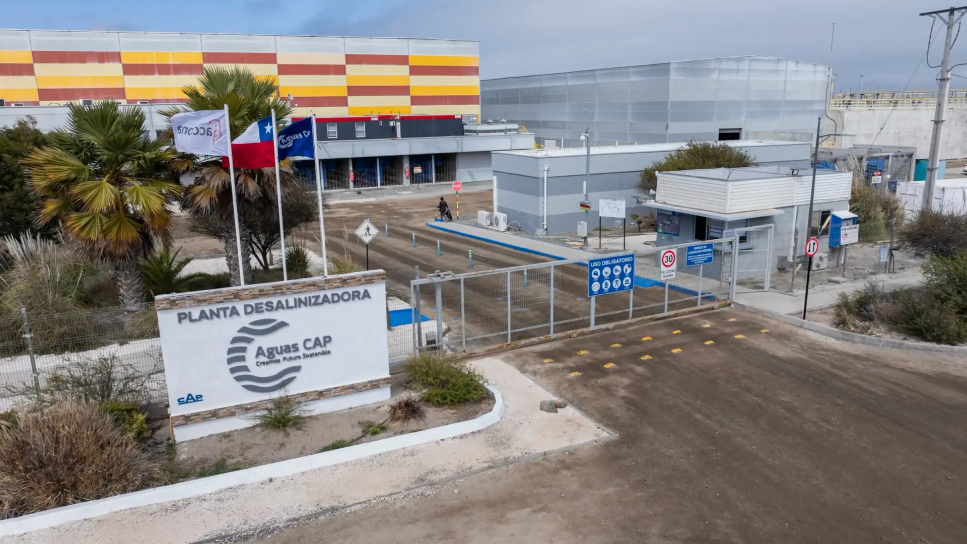 Aguas CAP consolida su operación con energía eléctrica 100% renovable