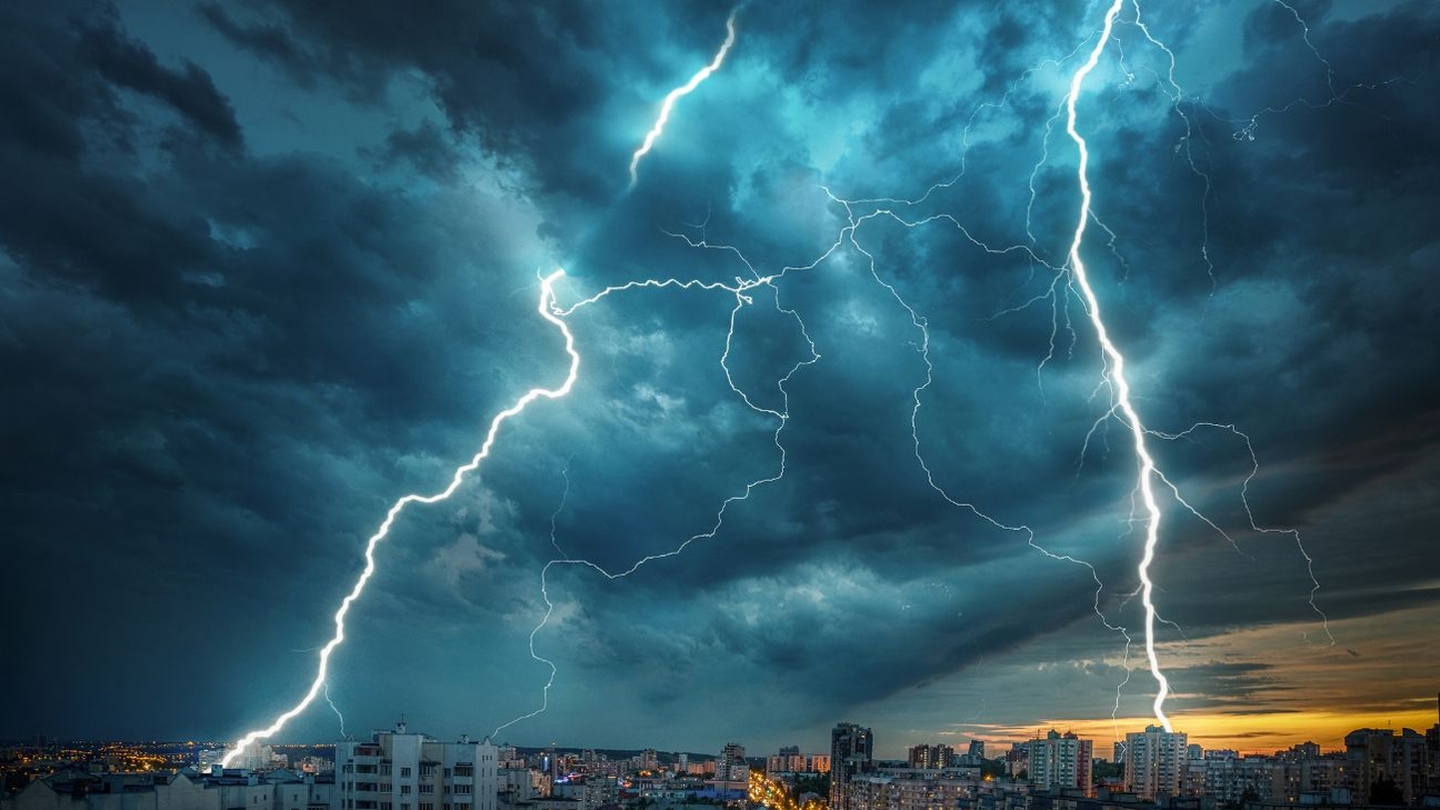 Alerta Meteorológica en Chile: «Probables Tormentas Eléctricas» Afectarán a Tres Regiones