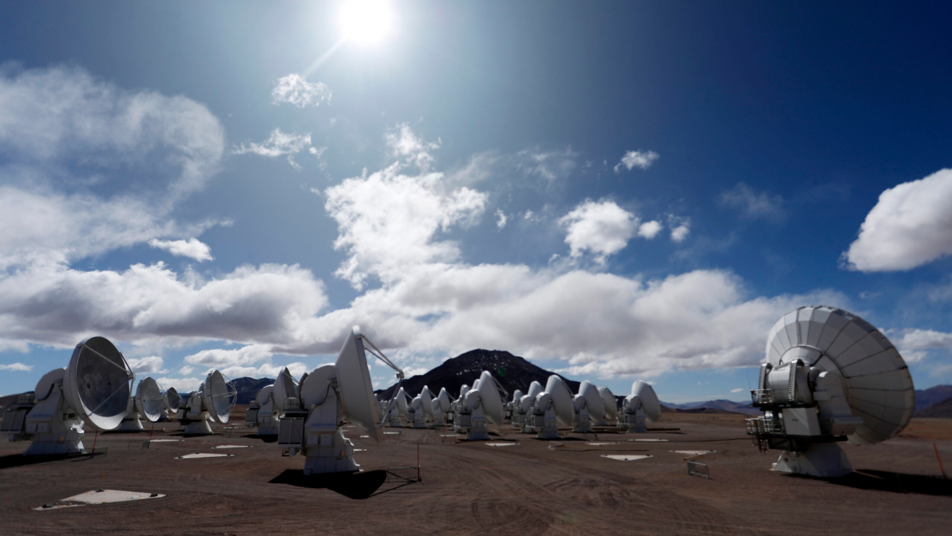 ALMA se alista para recibir al nuevo cerebro de datos astronómicos a 2900 metros de altura