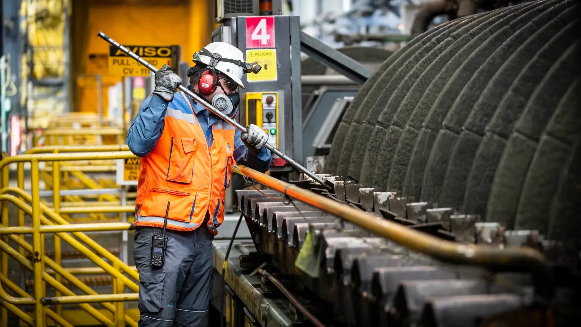 Antofagasta Minerals abre 15 vacantes: los cargos que hoy están moviendo Pelambres, Centinela, Antucoya y Zaldívar