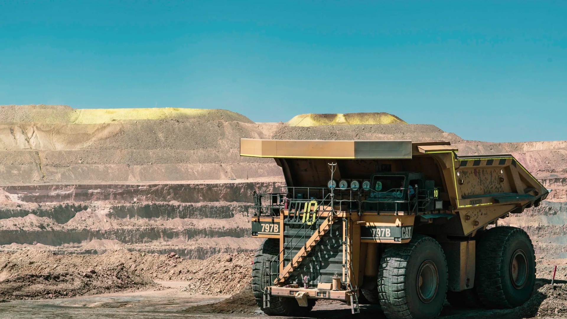 Antofagasta Minerals abre más de 50 vacantes con sueldos competitivos y turnos 7×7 en distintas regiones del país