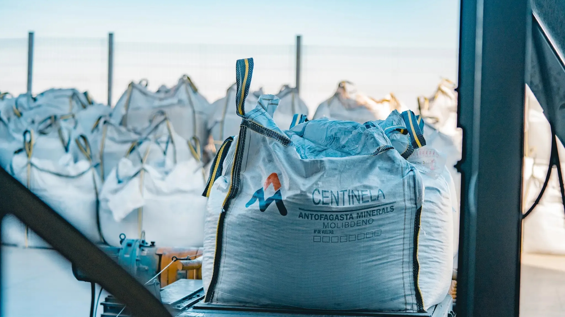 Antofagasta Minerals mantiene solidez financiera con deuda neta/EBITDA en 0,54x al cierre del primer semestre de 2025