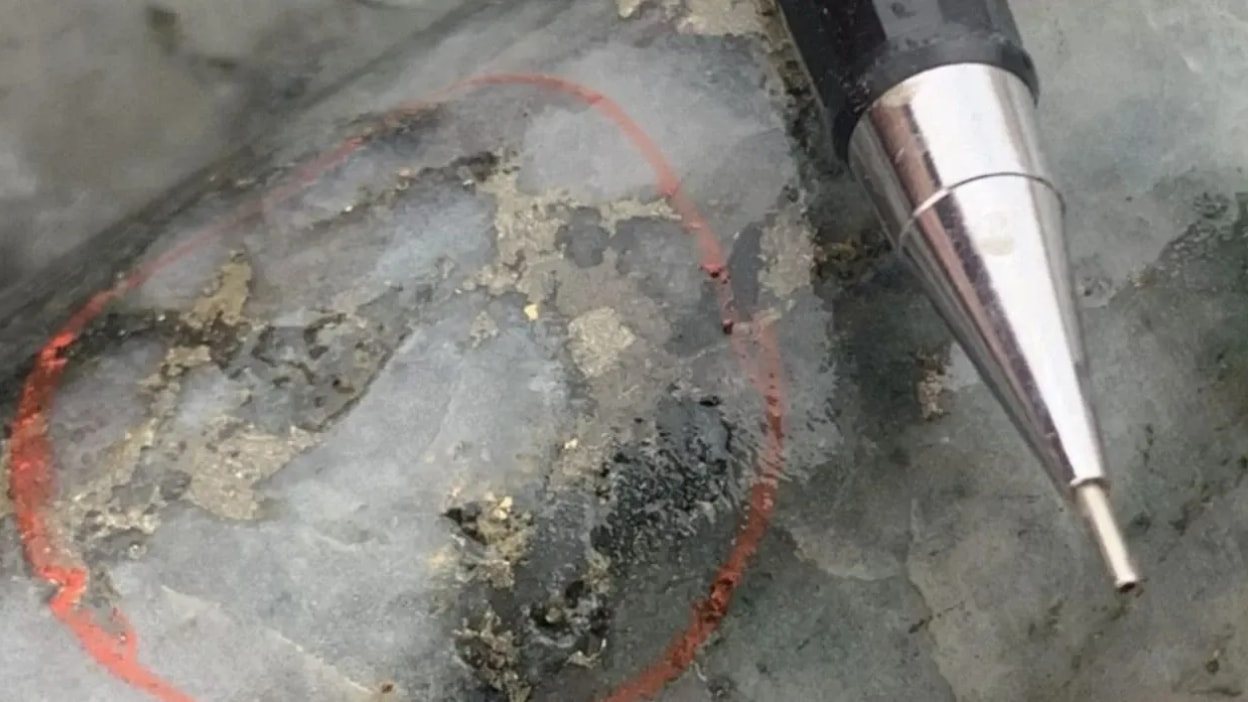 Arya Resources anuncia un nuevo descubrimiento de oro: Zona triplete con una intercepción de 6,05 g/t UA sobre 10,85 m
