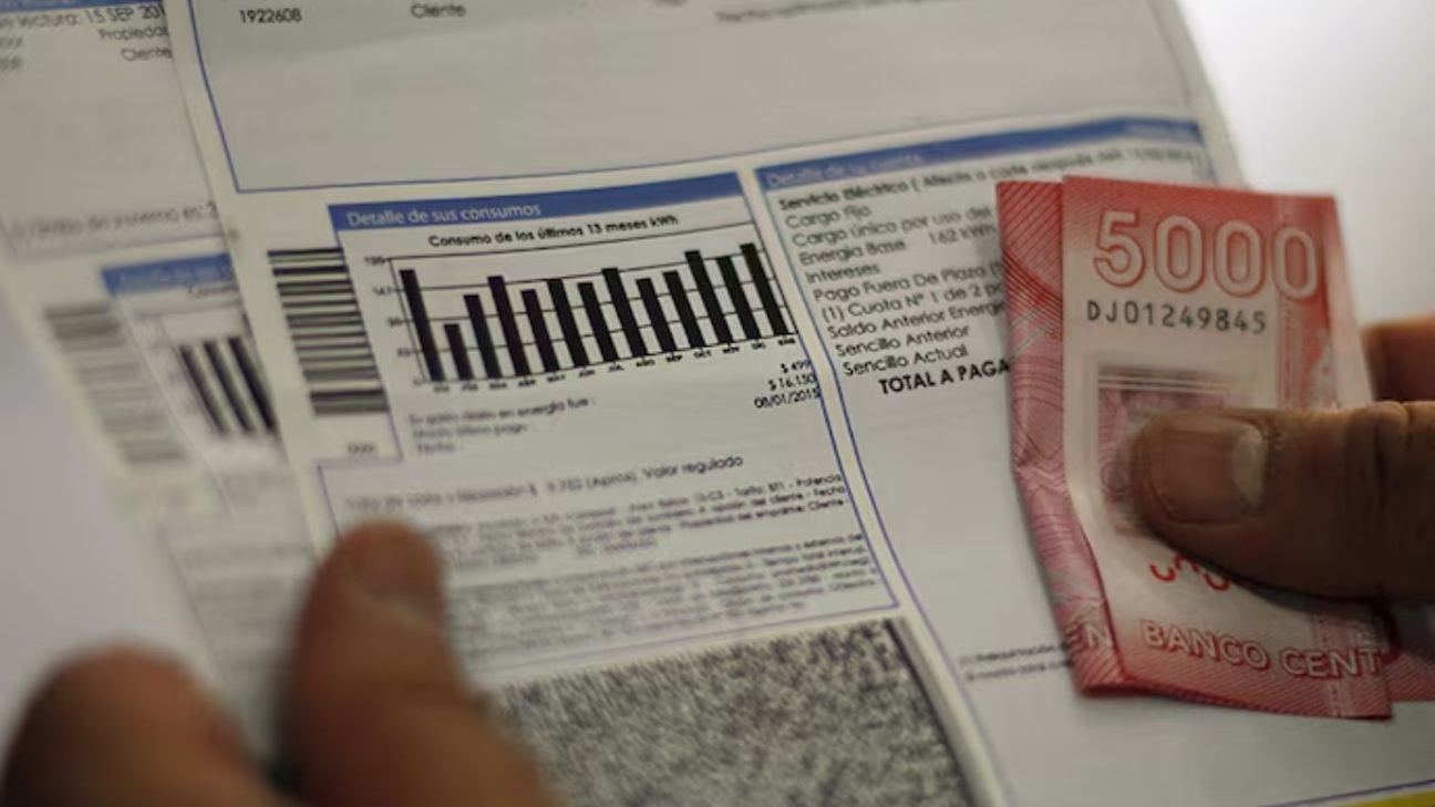 Aumento en las tarifas eléctricas en Chile este julio: Entiende por qué subirán justo en los meses de mayor consumo