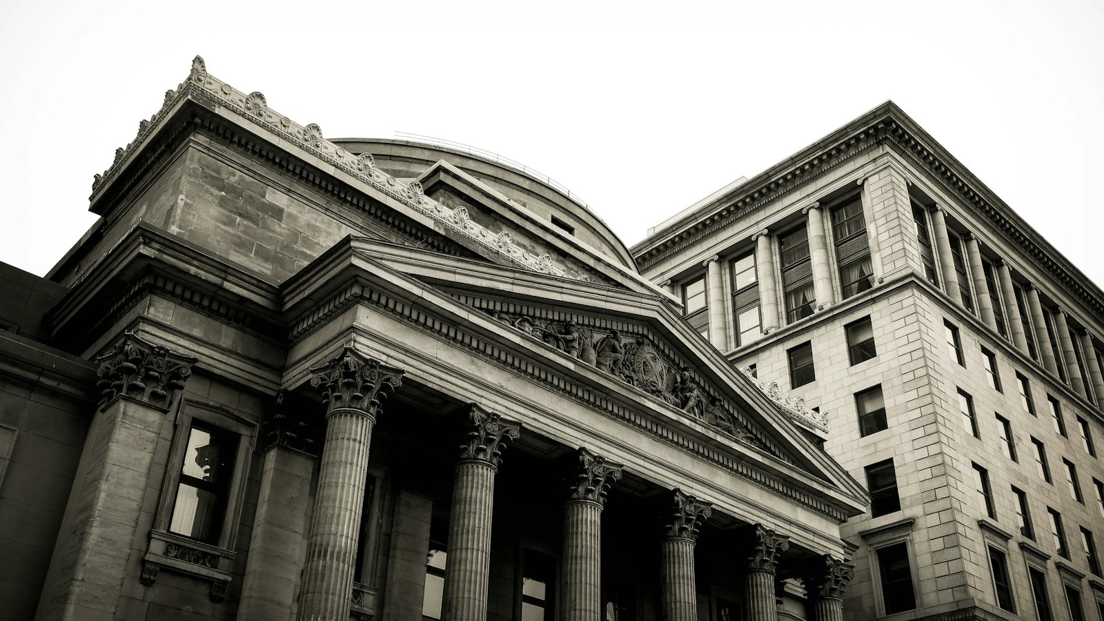Banco Central mantiene tasa de interés ante alza histórica del combustible