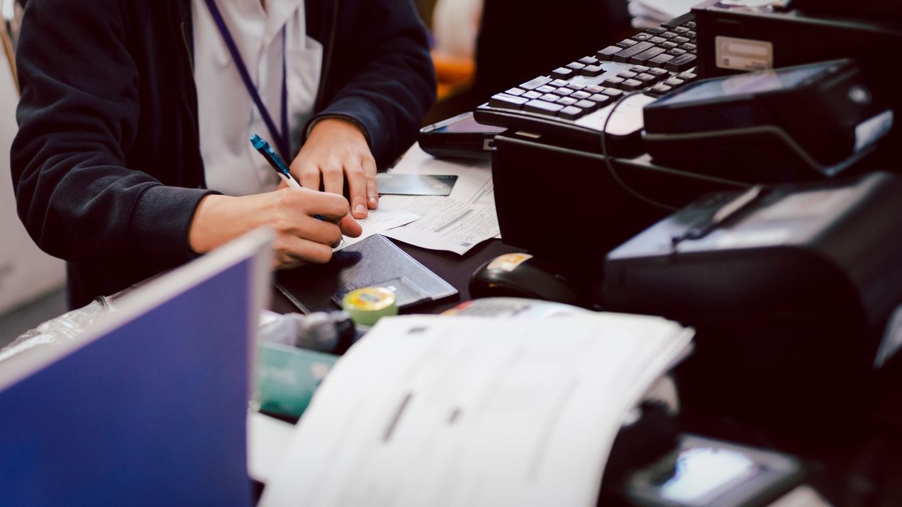 Banco Santander Chile ofrece 286 vacantes en diversas áreas: Oportunidades de empleo abiertas para contratos fijos e indefinidos