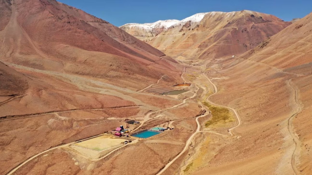 Barrick Gold desafía clausura de Pascua Lama con nuevo proyecto en glaciares chilenos: denuncias y controversias ambientales persisten
