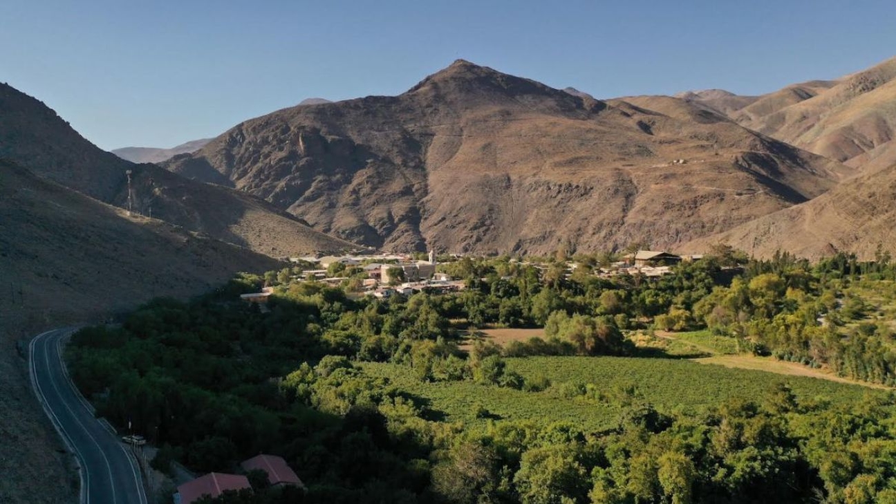 Barrick lanza proyecto «Prospección Minera El Alto» en Atacama para explorar recursos metálicos en la Cordillera de los Andes
