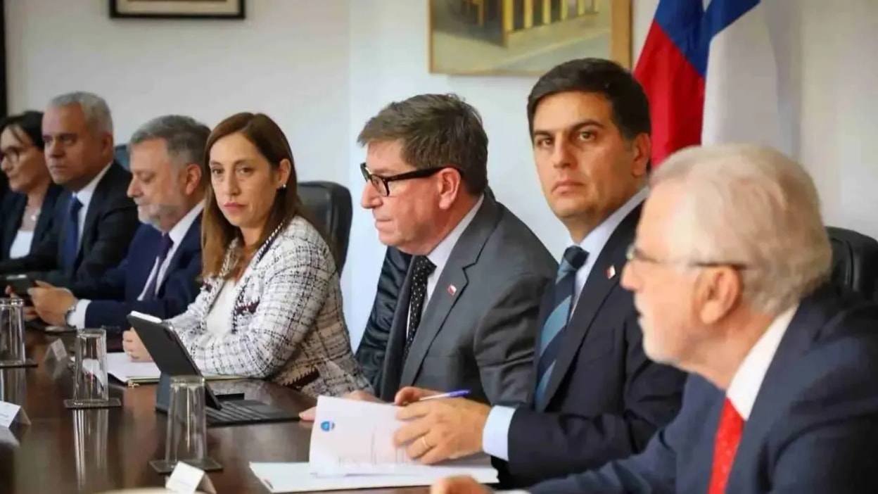 Biministro de Economía y Minería inicia en Antofagasta su primera gira regional