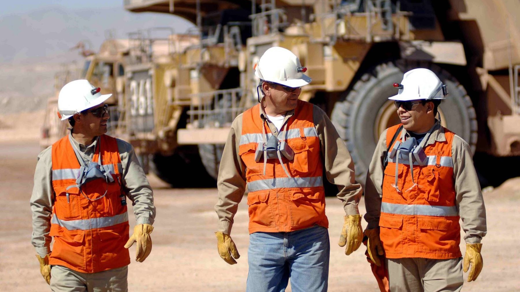 Caserones, Chuquicamata, Radomiro Tomic, Pelambres entre otras buscan trabajadores
