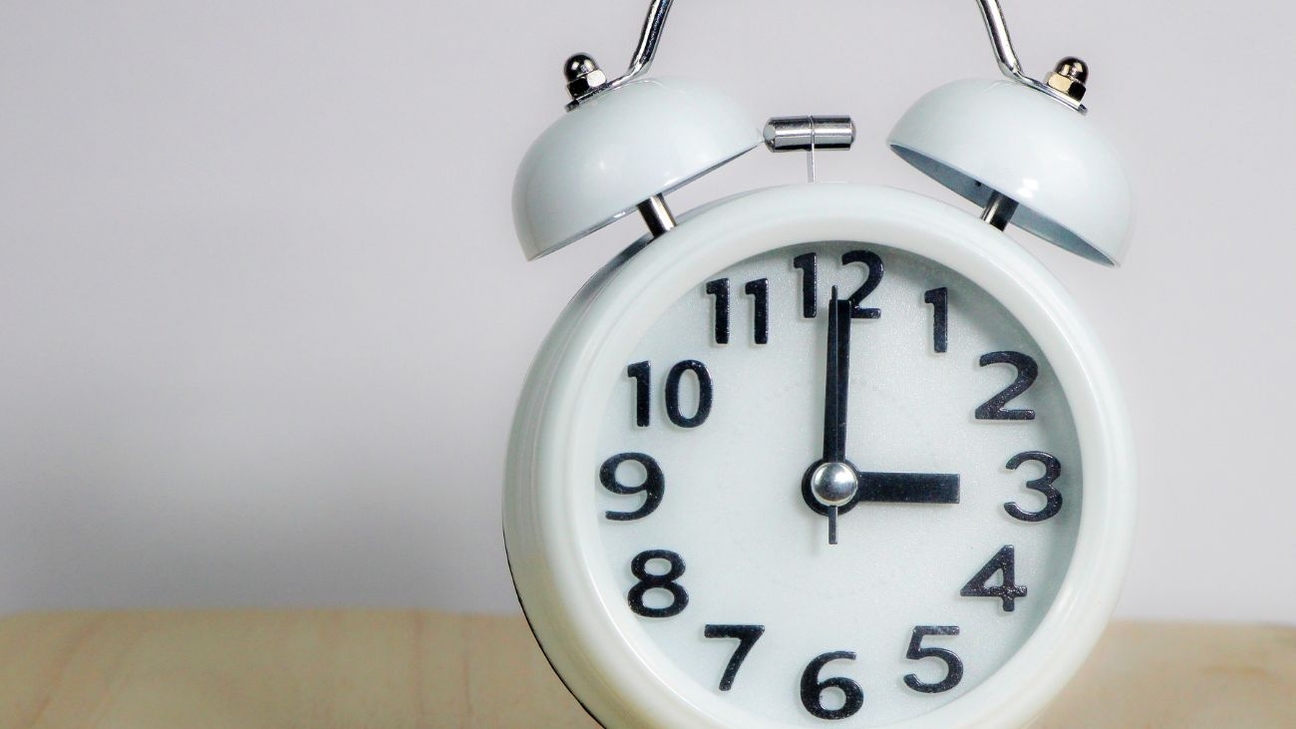Chile se Prepara para el Cambio al Horario de Invierno el 5 de Abril: Ajusta tus Relojes y Conoce los Detalles