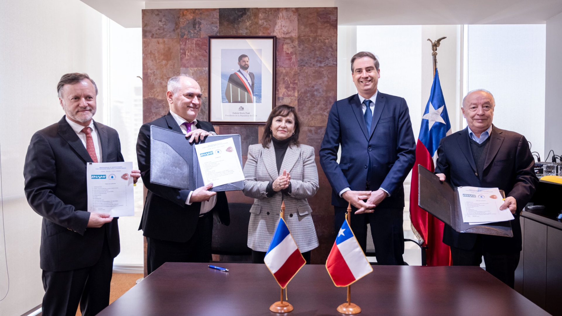 Chile y Francia firman acuerdos para impulsar proyectos entre actores públicos y privados en materia de cobre y litio